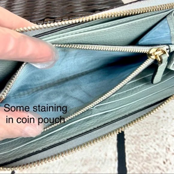 Valentino ROCKSTUD Garavani ZIPPY Zip around  long WALLET GREAT! - Picture 8 of 16